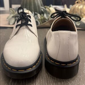 Dr. Martens White Patent Leather Glossy Lace-Up Shoes Oxfords Ladies Size 10 EUC